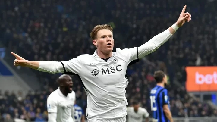 Scott McTominay tỏa sáng trong màu áo Napoli