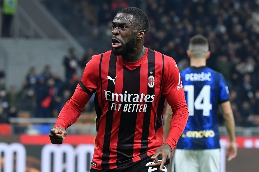 Fikayo Tomori đang là người thừa ở San Siro