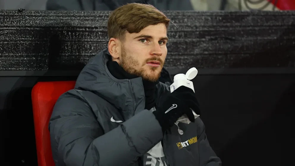 Timo Werner thường xuyên ngồi dự bị ở Tottenham