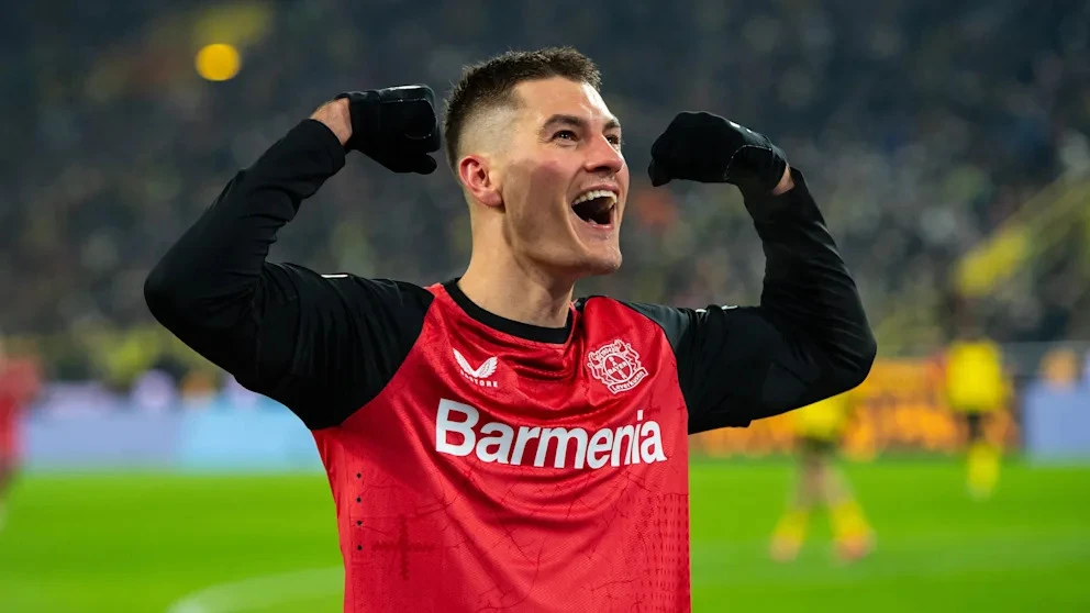 Patrick Schick lập cú đúp giúp Bayer Leverkusen đánh bại chủ nhà Dortmund