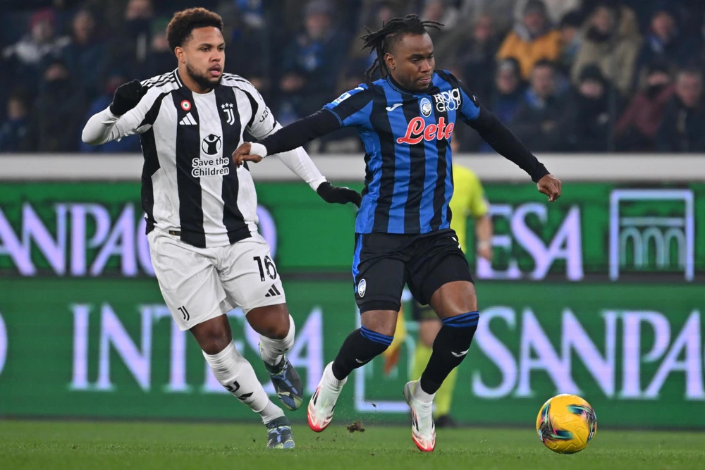 Weston McKennie chơi hay khi trở lại khu trung tâm của Juventus