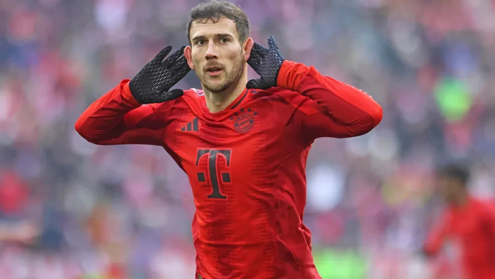 Leon Goretzka ăn mừng cú đúp