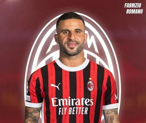 Chuyên gia tin chuyển nhượng Fabrizio Romano đã lập tức đăng ảnh Kyle Walker khoác áo Milan