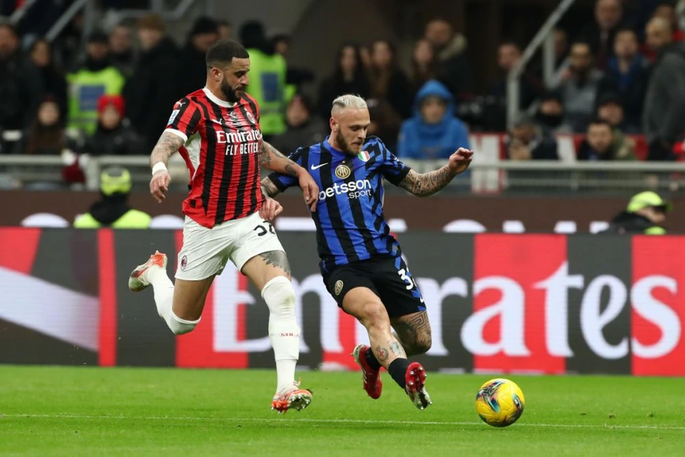 Inter Milan (phải) sẽ gặp AC Milan ở Cúp quốc gia Italy