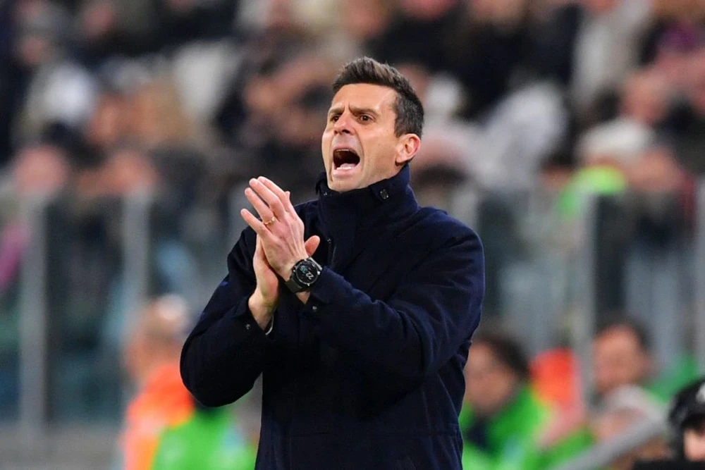 Thiago Motta gào thét cầu thủ Juventus trong trận đấu với Empoli