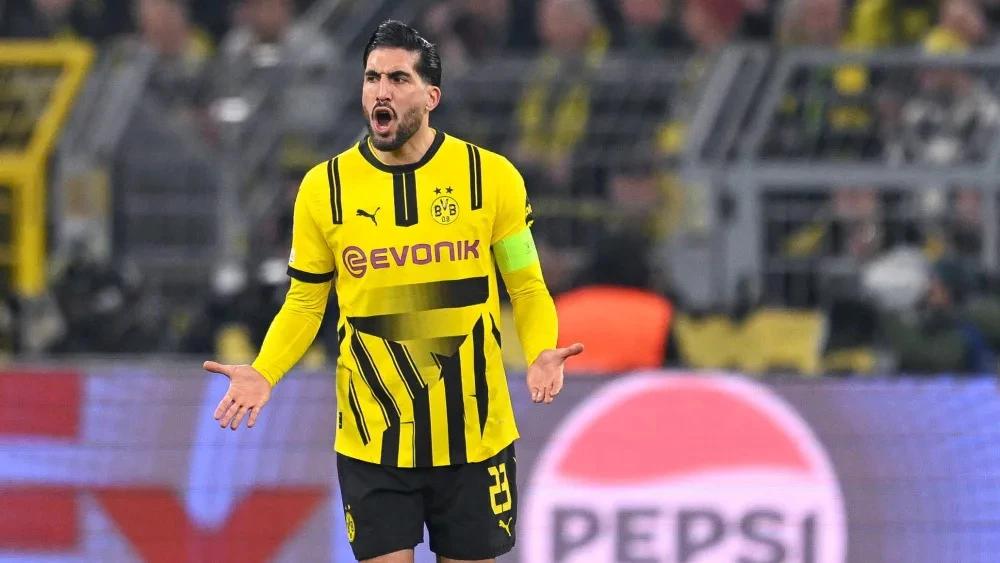 Đội trưởng Emre Can thất vọng sau khi Borussia Dortmund bị gỡ hòa