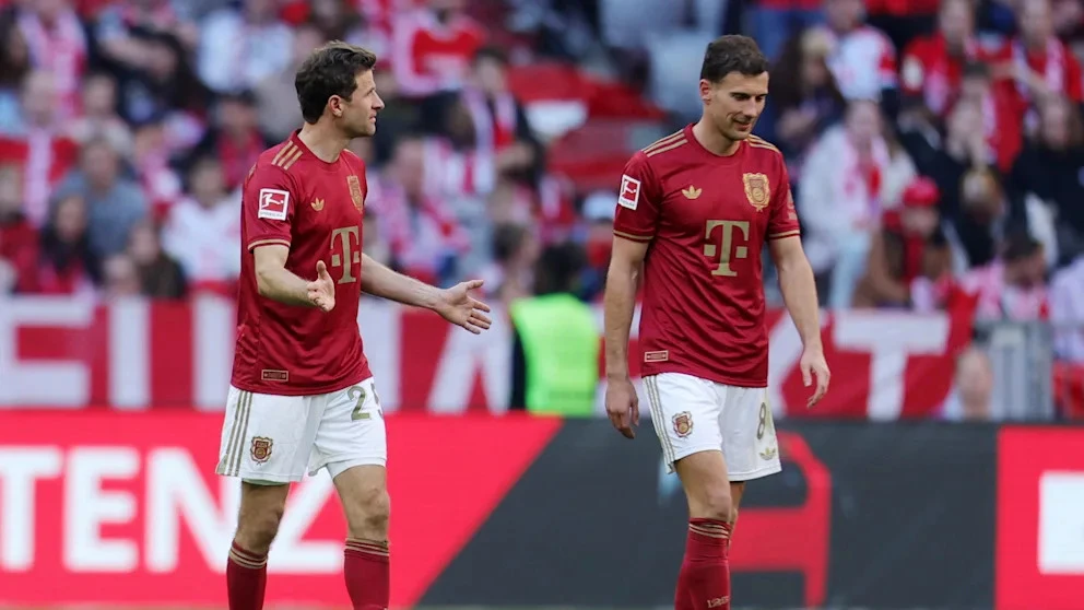 Các cầu thủ Bayern Munich thất vọng sau trận thua ngược Bochum