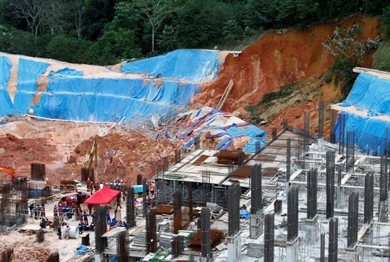 Tai nạn giao thông nghiêm trọng tại Malaysia, 40 người thương vong ảnh 1 Tai nạn giao thông nghiêm trọng tại Malaysia, 40 người thương vong ảnh 1