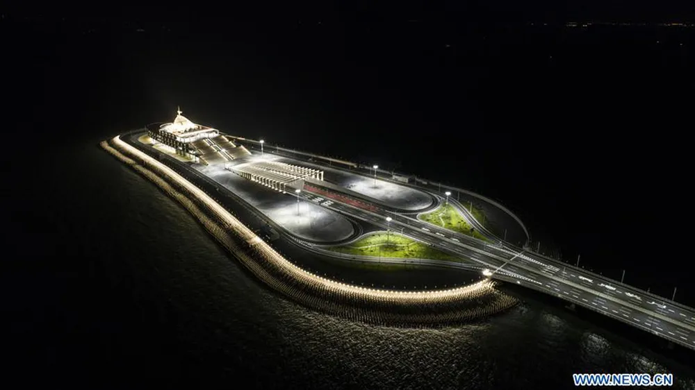 Trung Quốc khánh thành cây cầu vượt biển dài nhất thế giới nối Hong Kong với đại lục ảnh 3