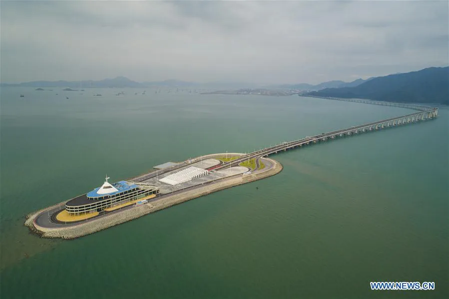 Trung Quốc khánh thành cây cầu vượt biển dài nhất thế giới nối Hong Kong với đại lục ảnh 10