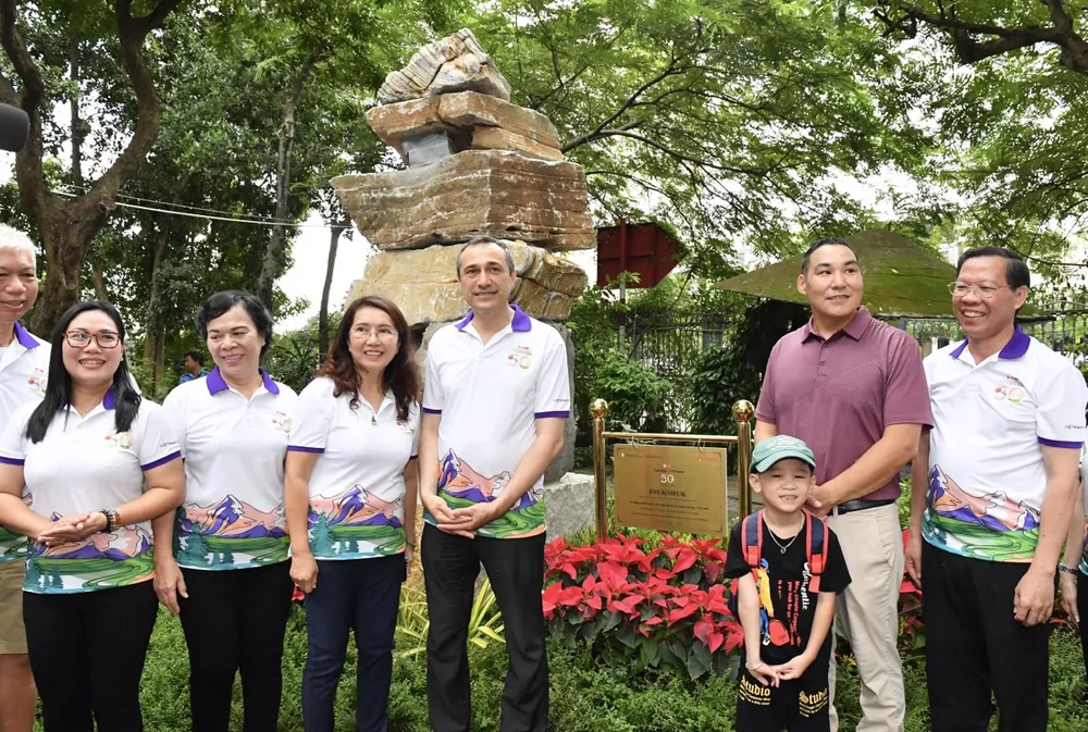 Tượng Inukshuk được đặt trong khuôn viên Thảo Cầm Viên. Ảnh: VIỆT DŨNG Tượng Inukshuk được đặt trong khuôn viên Thảo Cầm Viên. Ảnh: VIỆT DŨNG