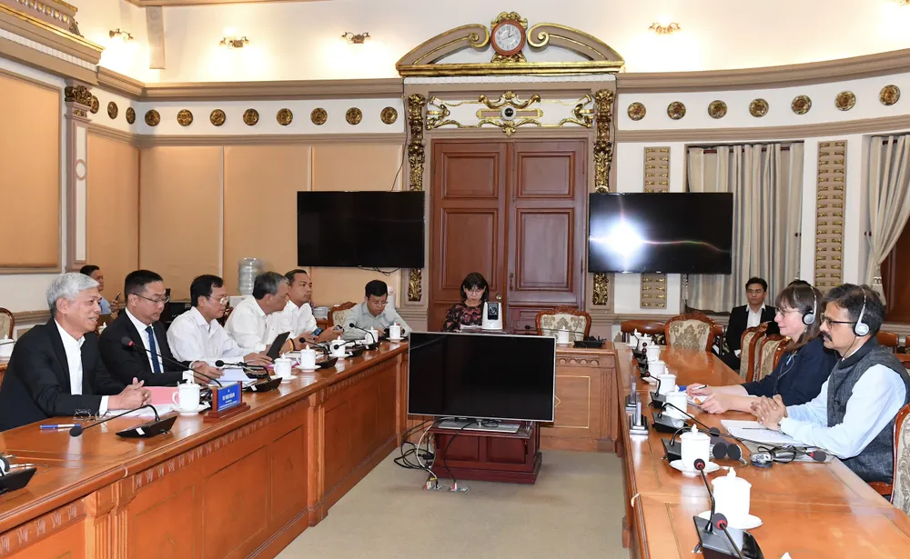 Quang cảnh buổi tiếp chiều 11-10. Ảnh: VIỆT DŨNG