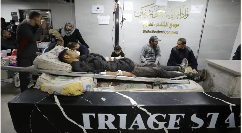 Người Palestine bị thương được điều trị y tế tại Bệnh viện Al-Shifa ngày 29-2. Ảnh: Anadolu Agency screenshot-2024-03-01-at-071429-1870.png