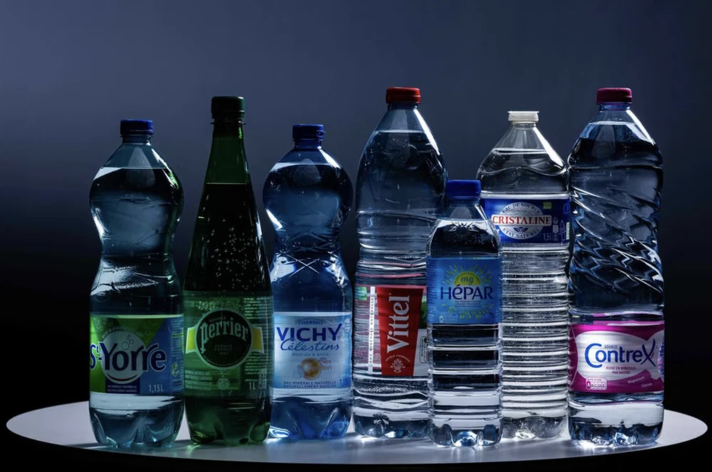 Foodwatch cho biết Nestle Waters và Sources Alma đã xử lý nước đóng chai một cách bất hợp pháp và không thông báo cho người tiêu dùng. Ảnh: Straitstimes