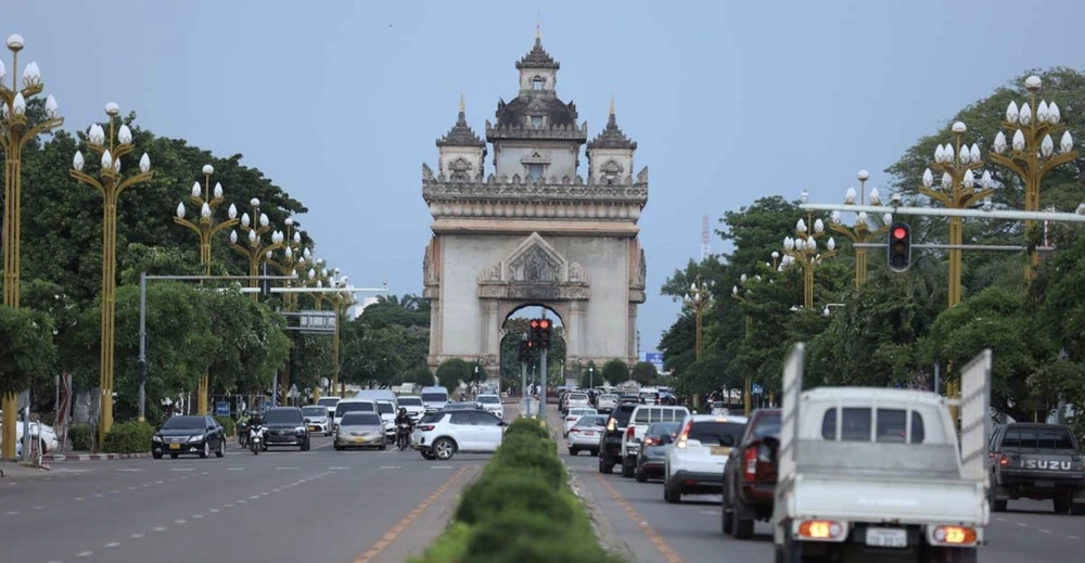 Tượng đài Chiến thắng Patuxay. Ảnh: Laotian Times 