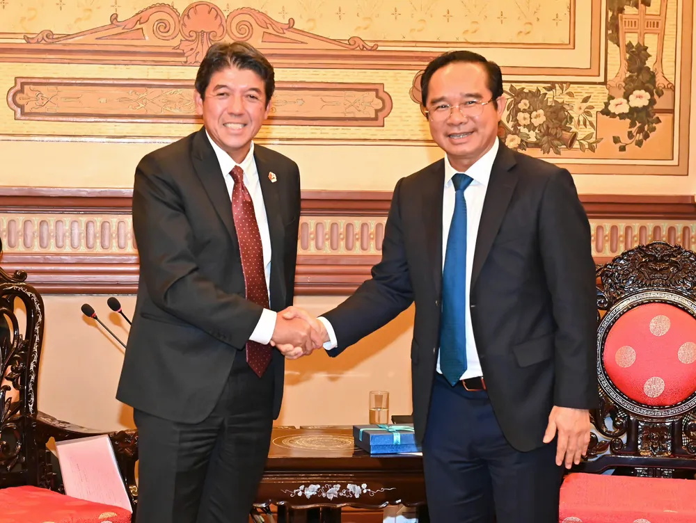 Chủ tịch UBND TPHCM Nguyễn Văn Được tiếp ông Kume Kunihide, Tân Chủ tịch Hiệp hội Doanh nghiệp Nhật Bản tại TPHCM (JCCH). Ảnh: VIỆT DŨNG z6651131766945_95b25a7f469a04e3ee2e08cd467b7a35.jpg