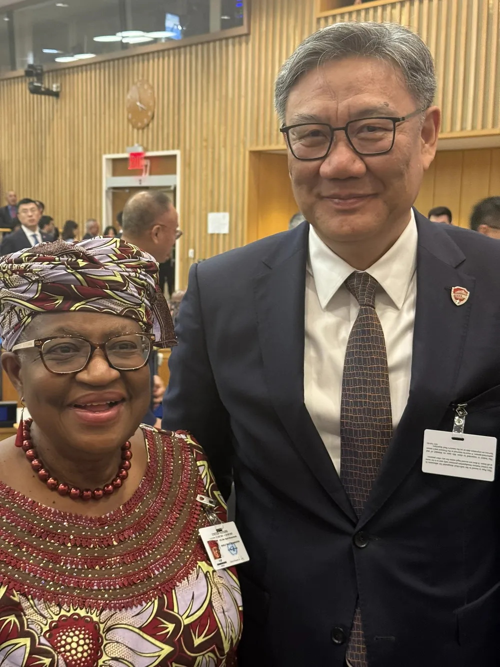Tổng Giám đốc WTO Ngozi Okonjo-Iweala và Thủ tướng Trung Quốc Lý Cường. Ảnh được Tổng Giám đốc WTO Ngozi Okonjo-Iweala đăng trên trang X G1jqFDXXQAARHGX.jpeg