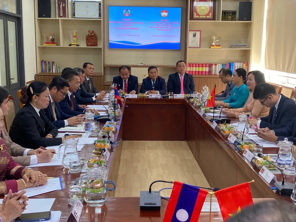 Quang cảnh cuộc làm việc. Ảnh: XUÂN HẠNH z7065431832330_1ef98d8196c49cfde159fef906b389d9.jpg