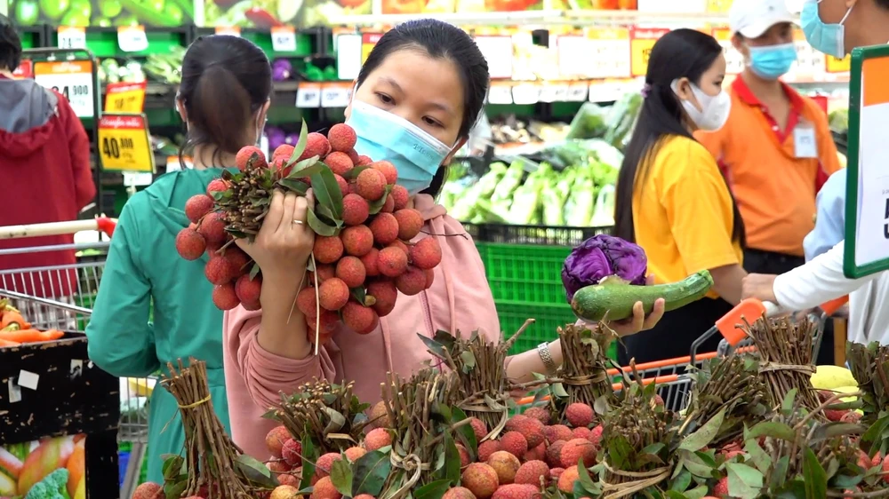 Đa dạng cách thức cung ứng hàng hoá thiết yếu cho người dân