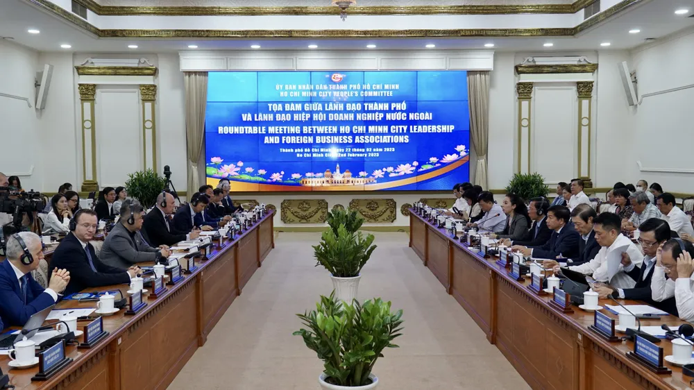 TPHCM tổ chức đối thoại giải quyết khó khăn cho DN nước ngoài. Ảnh: HOÀNG HÙNG