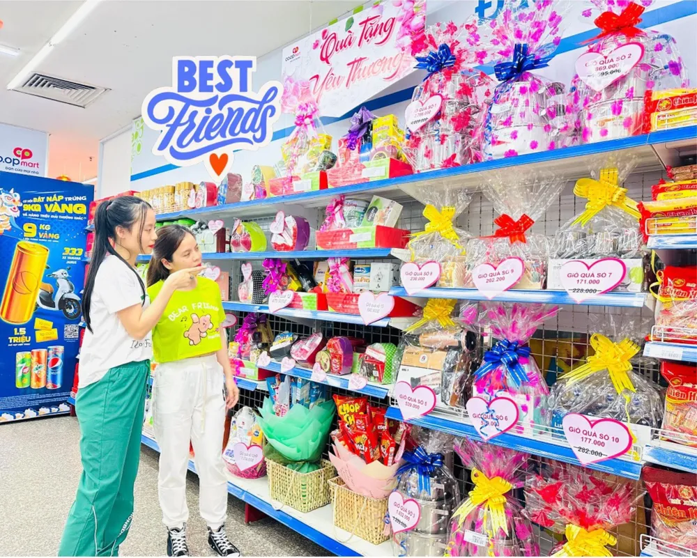 Có hơn 830 sản phẩm được hệ thống Saigon Co.op giảm giá bán đến 40% nhân ngày 8-3. Ảnh: VĂN LÂN Có hơn 830 sản phẩm được hệ thống Saigon Co.op giảm giá bán đến 40% nhân ngày 8-3. Ảnh: VĂN LÂN