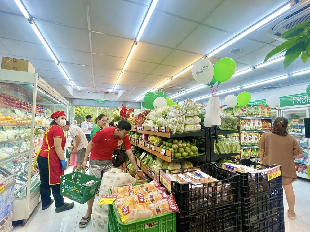 Nguồn cung ứng hàng hoá tại hệ thống bán lẻ của Saigon Co.op đa dạng và phong phú Nguồn cung ứng hàng hoá tại hệ thống bán lẻ của Saigon Co.op đa dạng và phong phú