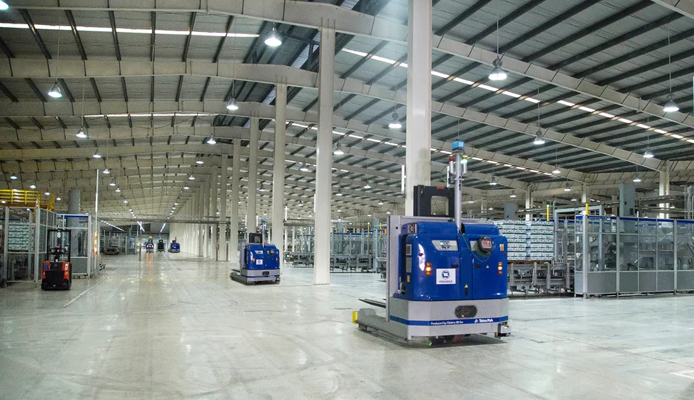 Robot LGV hiện đại giúp giảm 62% khí thải phát ra so với xe nâng truyền thống Robot LGV hiện đại giúp giảm 62% khí thải phát ra so với xe nâng truyền thống