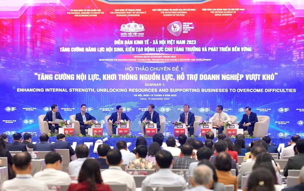 Toàn cảnh chuyên đề "Tăng cường nội lực, khơi thông nguồn lực, hỗ trợ doanh nghiệp vượt khó" Toàn cảnh chuyên đề "Tăng cường nội lực, khơi thông nguồn lực, hỗ trợ doanh nghiệp vượt khó"