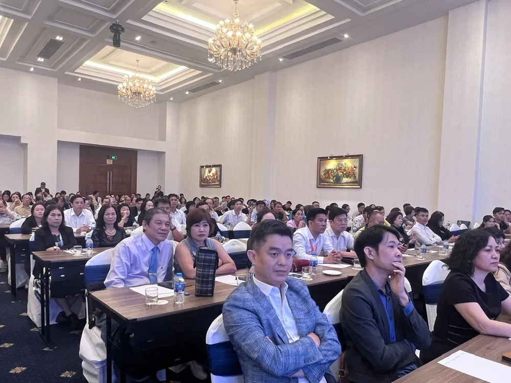 Hơn 300 đại biểu là chuyên gia, doanh nghiệp đã tham dự diễn đàn 07b30b767e47d0198956.jpg