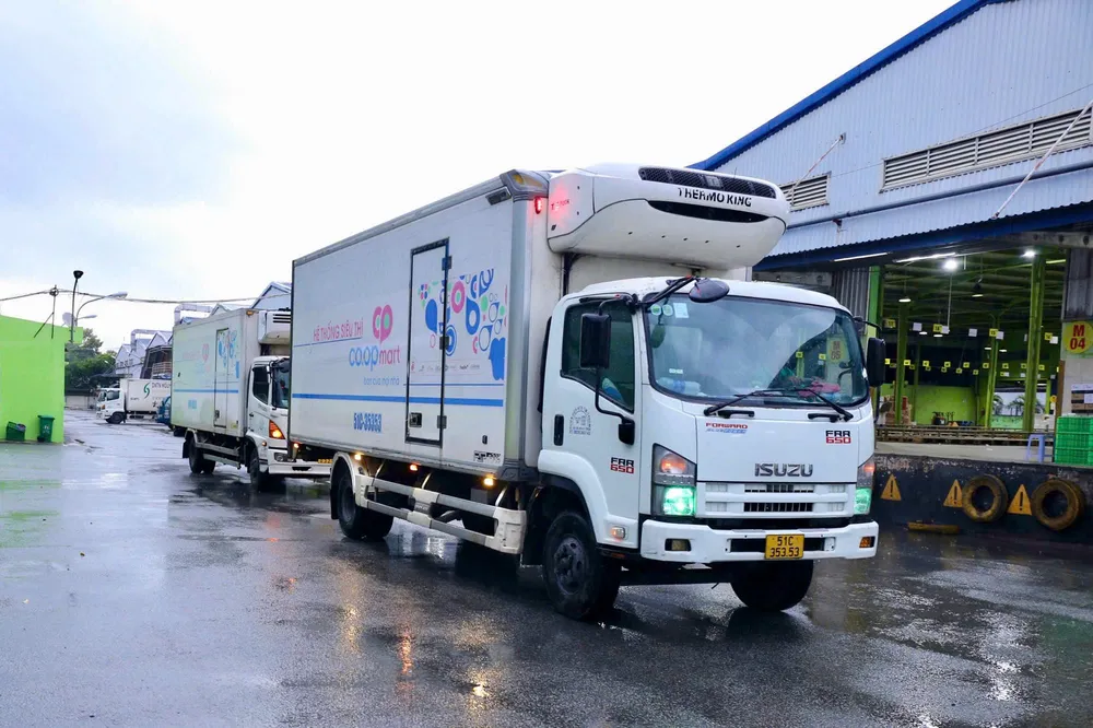 Các Trung tâm phân phối Saigon Co.op trên toàn quốc đã lên kế hoạch vận chuyển, điều tiết nguồn hàng kịp thời cho hệ thống siêu thị Co.opmart và Co.op Food miền Trung z5824535830042_978f2325090a8c68cf70c209a4c6bbe1.jpg