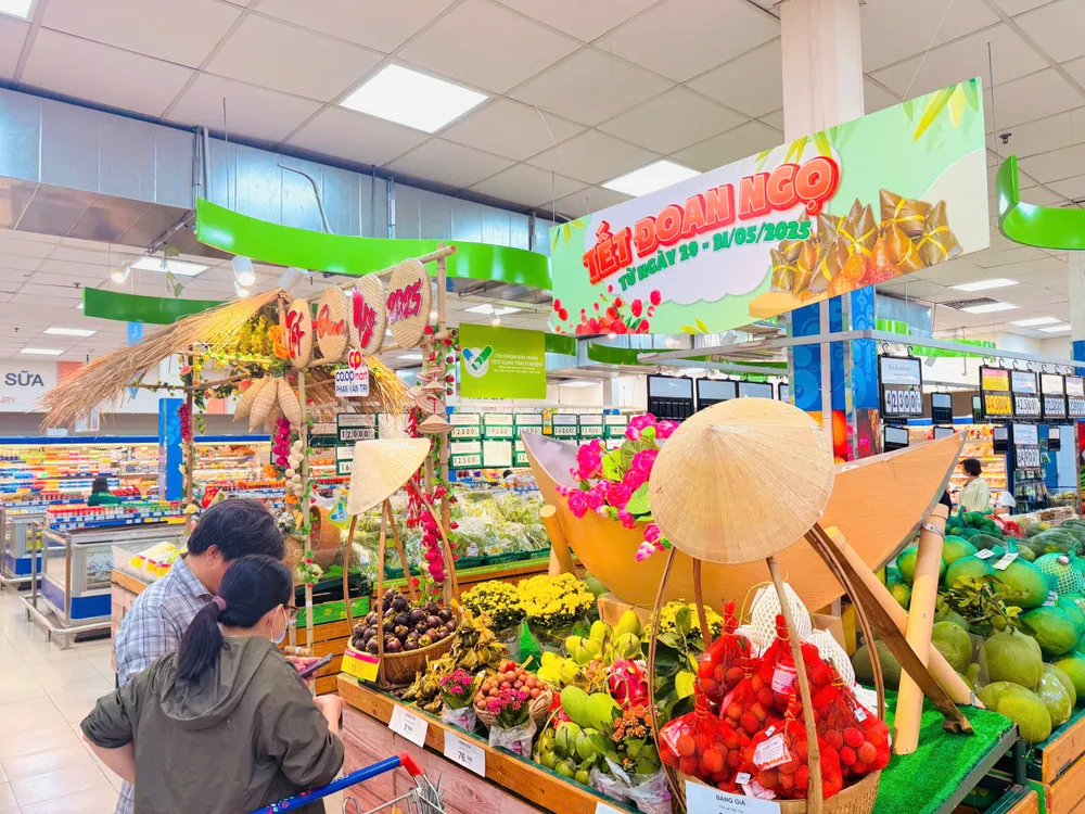 Sản phẩm đặc sản tỉnh Quảng Trị đang được bày bán tại các điểm bán của Saigon Co.op z6650534464589_ee1d42961994d27c811a2d7ca4edbade.jpg