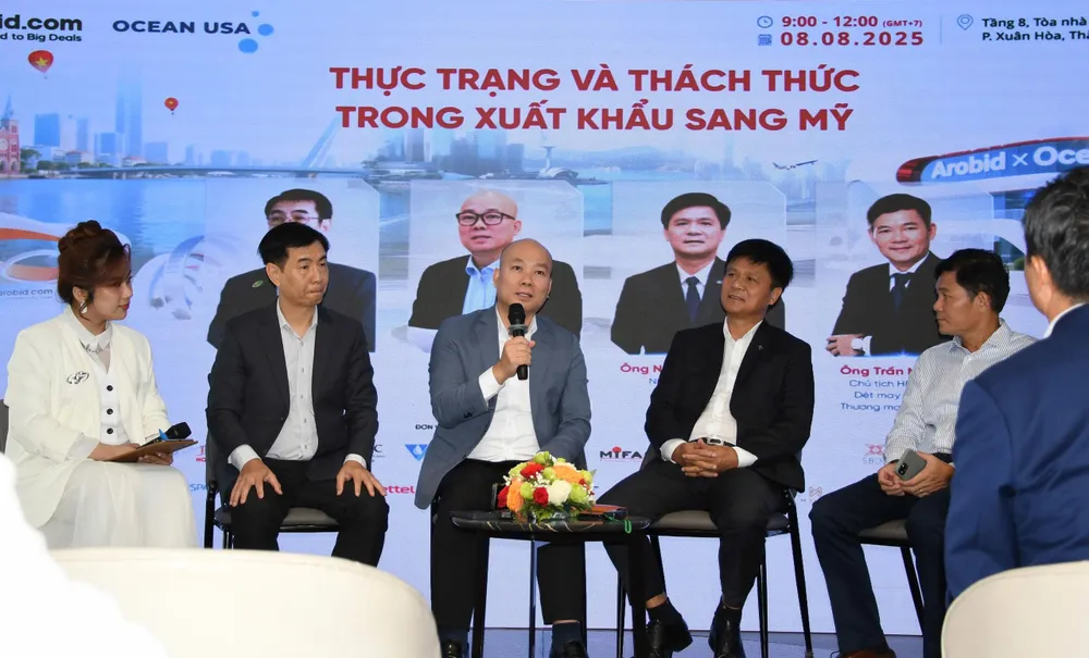 Ông Vũ Bá Phú, Cục trưởng Cục Xúc tiến thương mại, Bộ Công thương chia sẻ tại sự kiện IMG_9502.jpeg