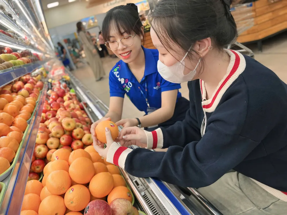 Saigon Co.op nhập khẩu trực tiếp hơn 25 tấn cam tươi từ Úc để phục vụ người tiêu dùng Cam Úc lên kệ Co.opmart, Co.opXtra toàn quốc từ 15_8 với giá ưu đãi đến 30_ chỉ 81.900đ_kgjpg.jpg