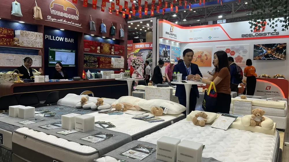 Nhiều nhóm sản phẩm Việt thu hút sự quan tâm nhà mua hàng quốc tế z6976253313209_c991f324c80e0383cf12b1b387b417cf.jpg