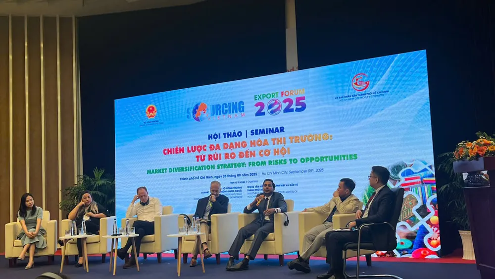 Ông Mirash Basheer, Giám đốc Công ty May Exports Việt Nam thuộc Lulu Group chia sẻ tại hội thảo hinh ht2.jpg