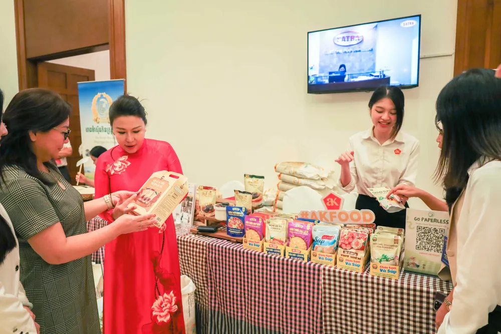Sản phẩm của Công ty AK food được giới thiệu tại diễn đàn IMG_3907 moi.jpg