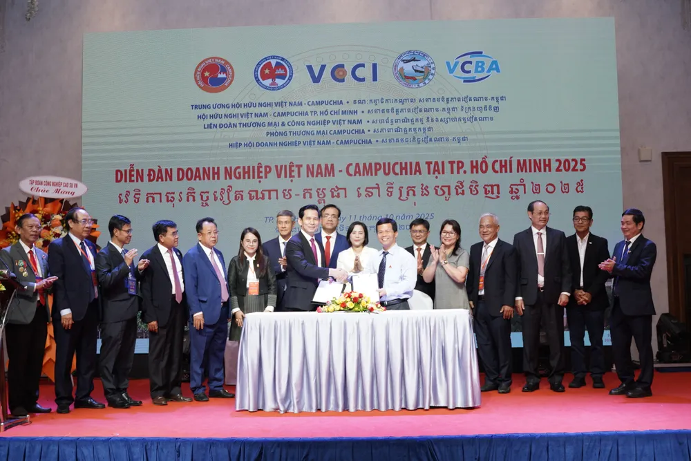 Công ty Cổ phần Việt Nam Kỹ nghệ Súc sản (Vissan) ký kết hợp tác chiến lược với Hiệp hội Doanh Nghiệp Việt Nam – Campuchia tại Campuchia (VCBA) vissan 2.jpg