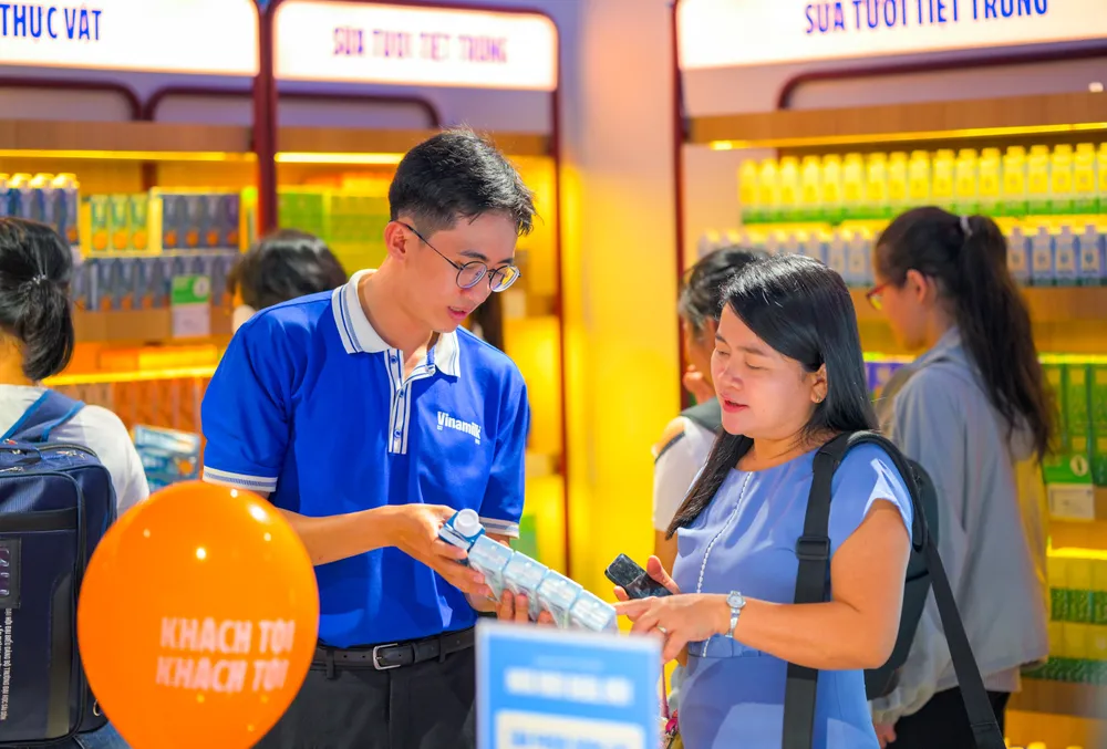 Vinamilk tăng trưởng doanh thu quý 3 tại thị trường trong nước nhờ tăng độ phủ cửa hàng; sản phẩm mới và đa dạng cách tiếp cận người tiêu dùng. Ảnh: Vi Nam KQKD Q3-01c.jpg