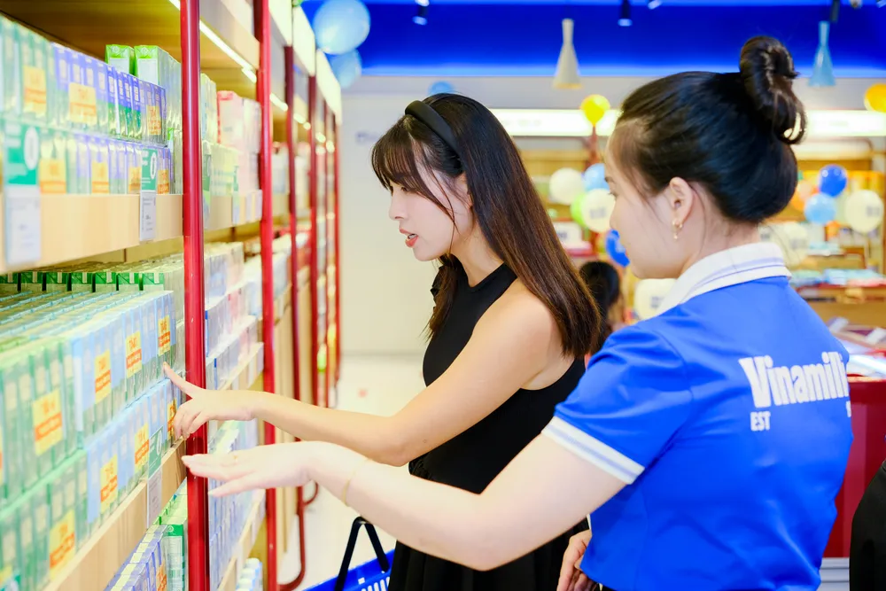 Khi người tiêu dùng ngày càng thông thái và quan tâm đến môi trường, lợi thế sẽ thuộc về doanh nghiệp có sự chuẩn bị từ sớm. Ảnh: Minh Anh