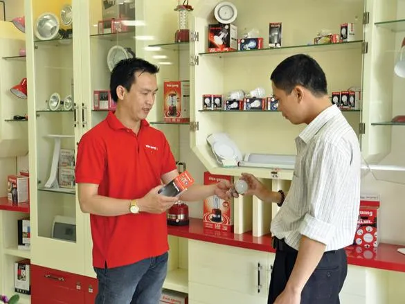 Sức mua kém, lợi nhuận Điện Quang giảm mạnh
