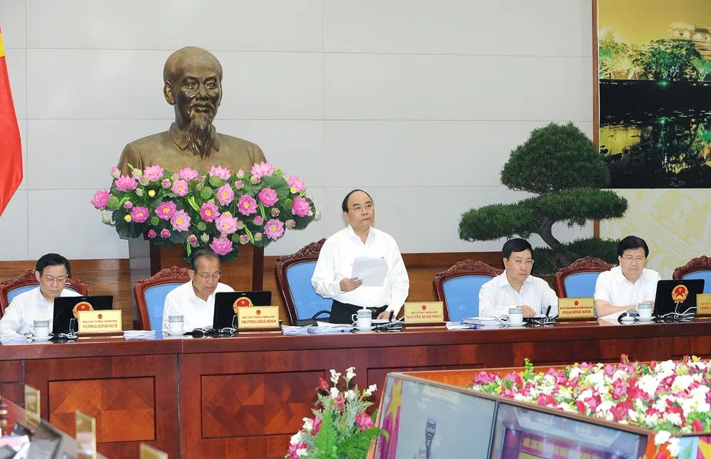 Thủ tướng Nguyễn Xuân Phúc chủ trì phiên họp Chính phủ thường kỳ tháng 6/2017.