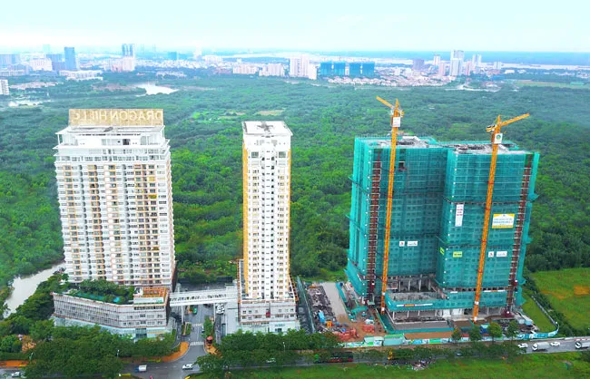 Phú Long cất nóc dự án Dragon Hill Residence and Suites 2