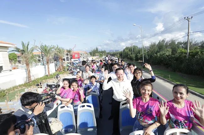 Xe buýt du lịch 2 tầng Coco City Tour có mặt tại Đà Nẵng ảnh 2 Xe buýt du lịch 2 tầng Coco City Tour có mặt tại Đà Nẵng ảnh 2