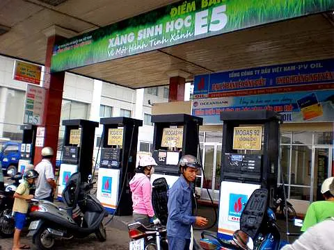 Xăng E5 vẫn bị thờ ơ dù sắp thay thế xăng A92