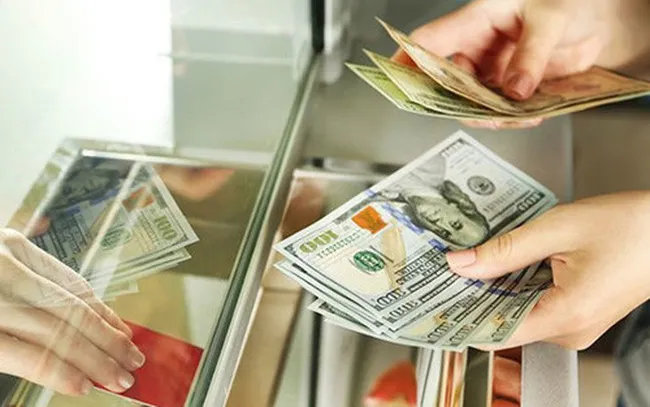 Giá USD xuống đáy 1 năm
