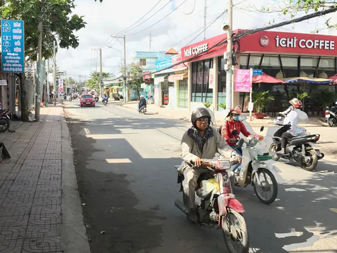Đường Lê Văn Lương đoạn qua xã Phước Kiển, H.Nhà Bè (TP.HCM) theo bảng giá đất là khoảng 4,4 triệu đồng/m2, nhưng giá giao dịch thực tế bình quân khoảng 50 triệu đồng/m2