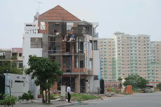 Việc miễn cấp phép xây dựng sẽ giảm phiền hà cho người dân nhưng không dễ triển khai đại trà