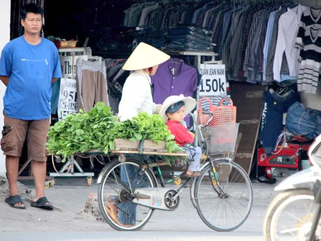 Đừng tận thu thuế người bệnh, người nghèo