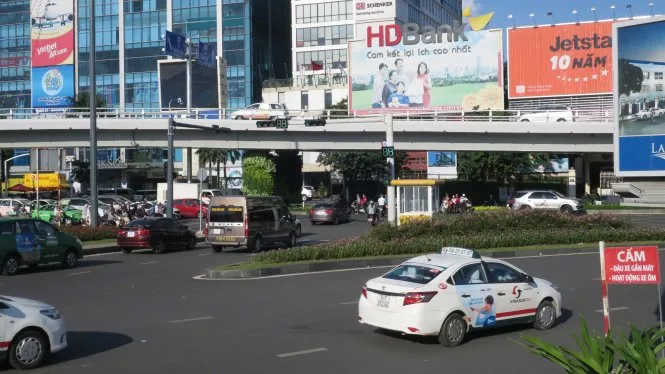 Giao lộ Trường Sơn - Hồng Hà - Ảnh: N.ẨN