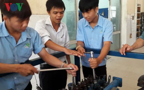 Mở lối cho người... thất nghiệp